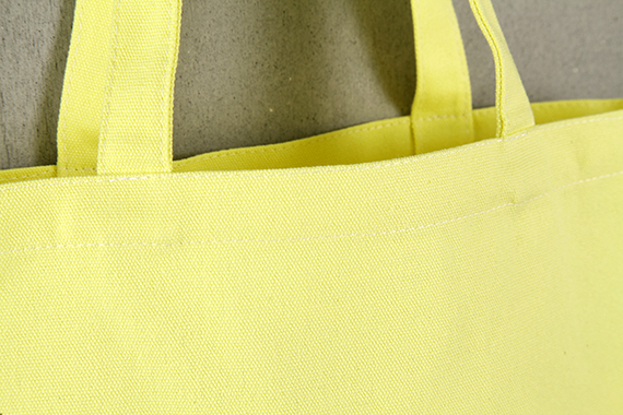 多種顏色的帆布包